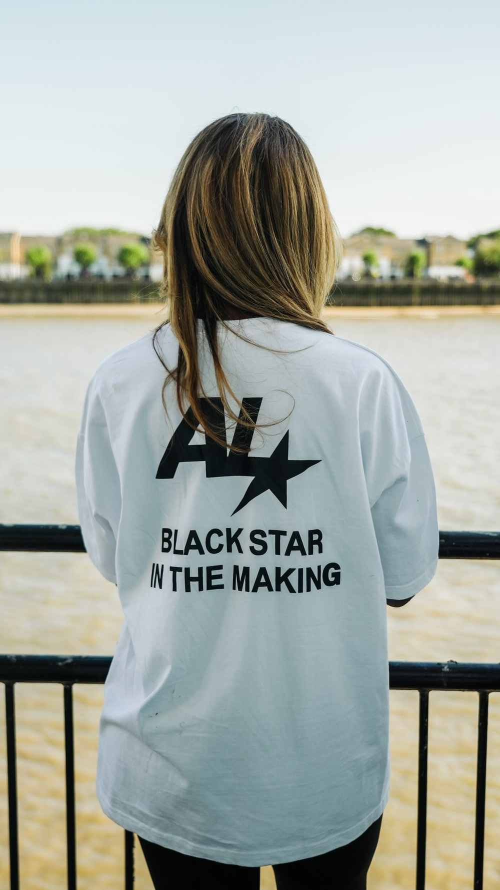 Black star Tee